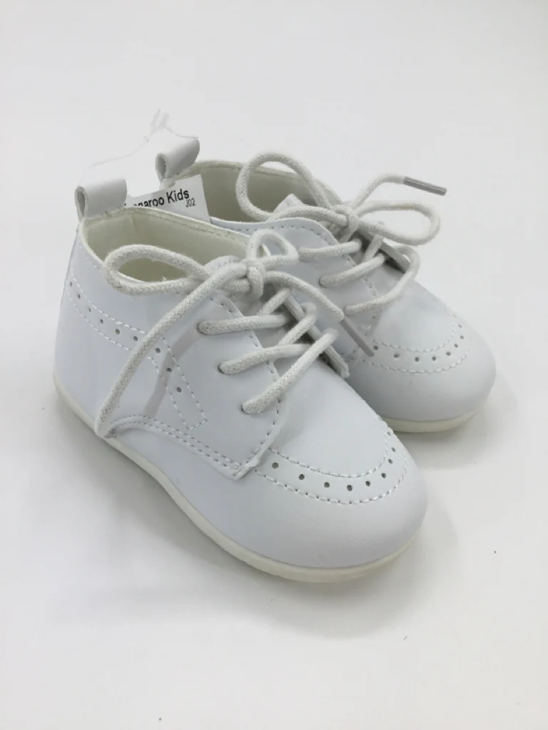 brandless Child Size 3 Toddler White Baby/Walker Shoes
