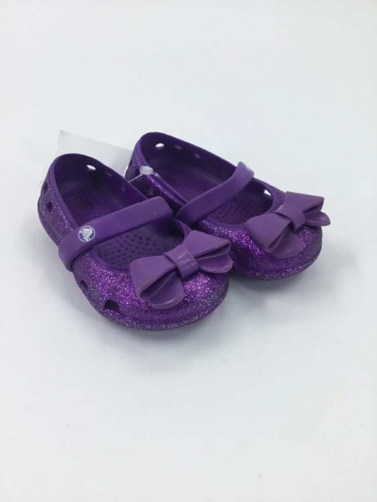 Crocs Child Size 4 Toddler Purple Sandals/Flip Flops