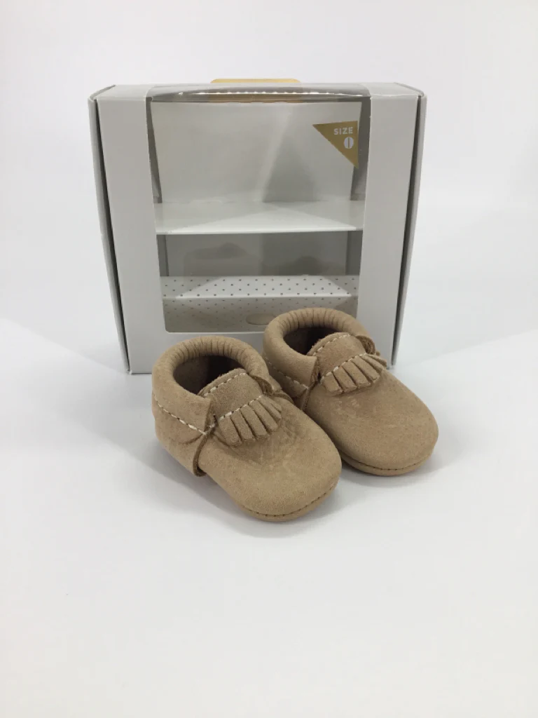 Freshly Picked Child Size 0 Toddler Tan Baby/Walker Shoes