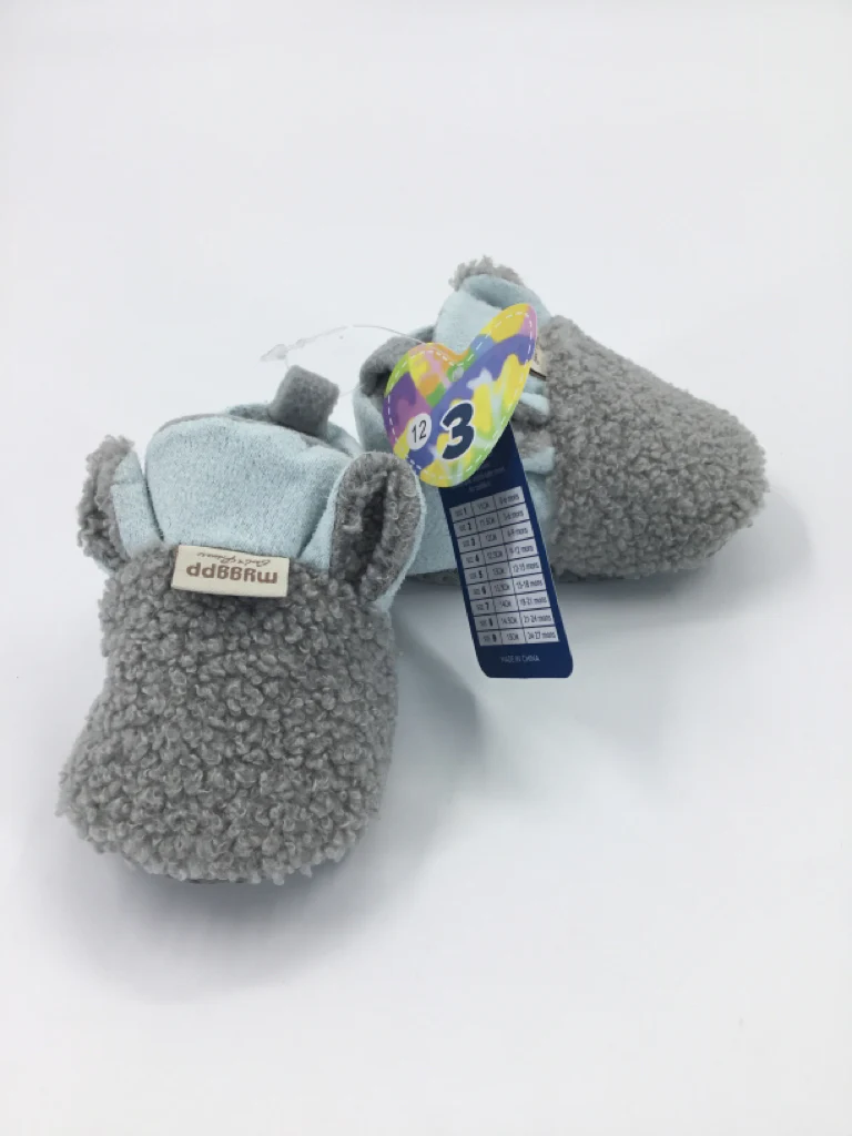 Myggpp Child Size 3 Toddler Gray Baby/Walker Shoes