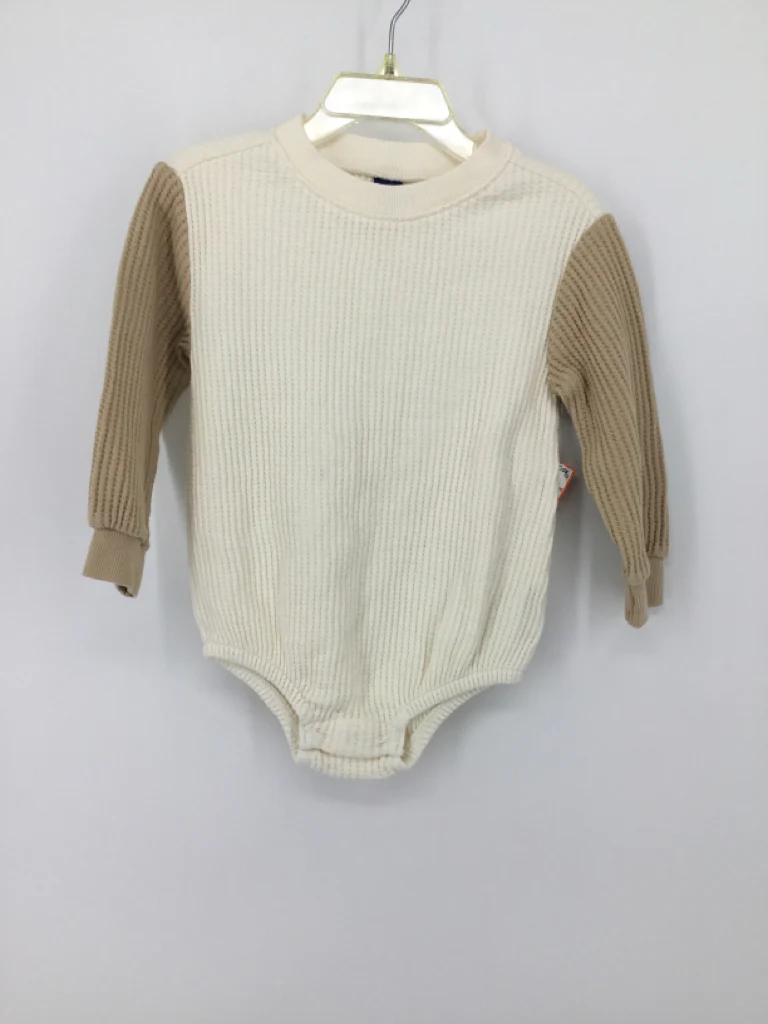 Old Navy Child Size 18-24 Months Cream Solid Outfit - boys