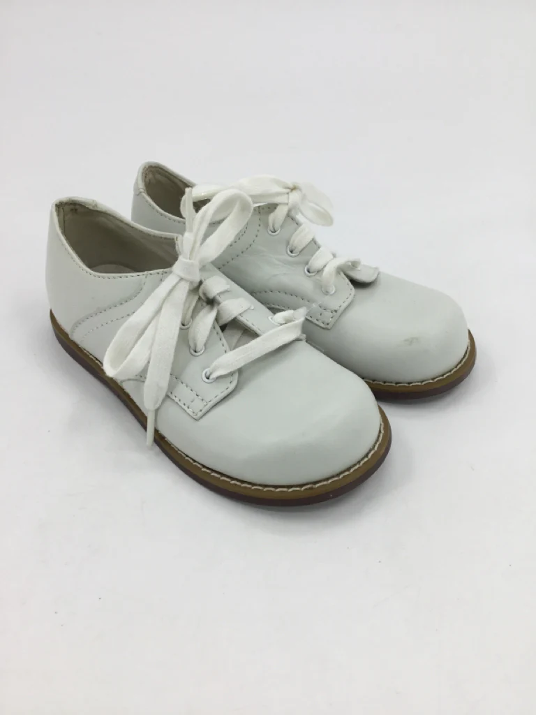 Willit Child Size 9.5 Toddler White Dress Shoes